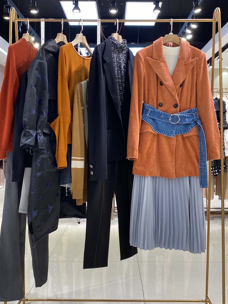 玛丝图2021秋冬羽绒服专柜品牌高端大牌折扣女装直播货源 衣佰汇