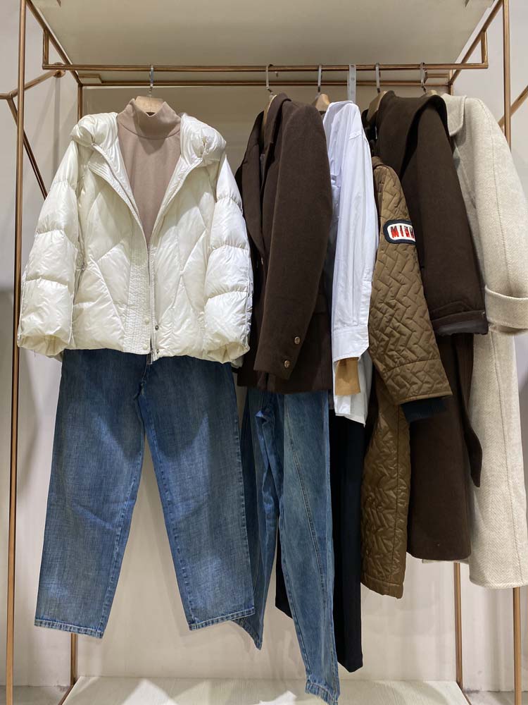 米祖21秋冬品牌折扣女装特价羽绒服专柜正品库存尾货清仓快手直播货源