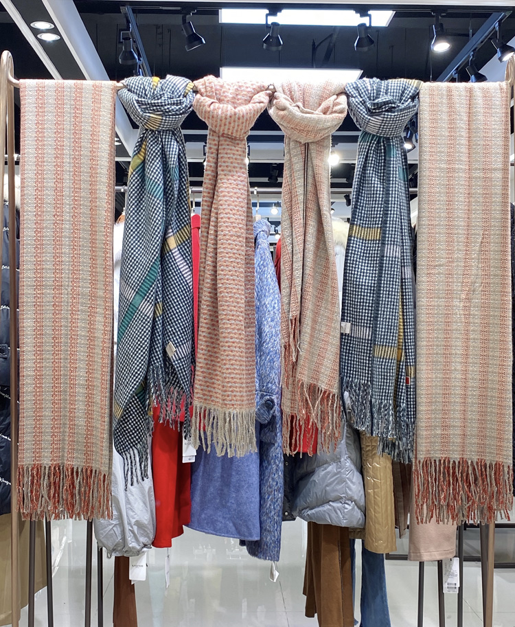 羊绒围巾20冬品牌折扣女装尾货清仓走份批发实体店直播一手货源