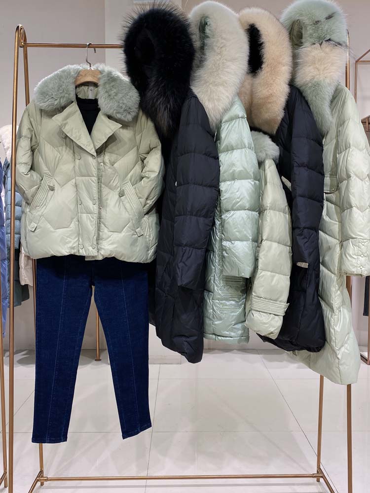 mcoco羽绒服20冬新款品牌折扣女装专柜撤柜尾货批发抖音实体直播货源